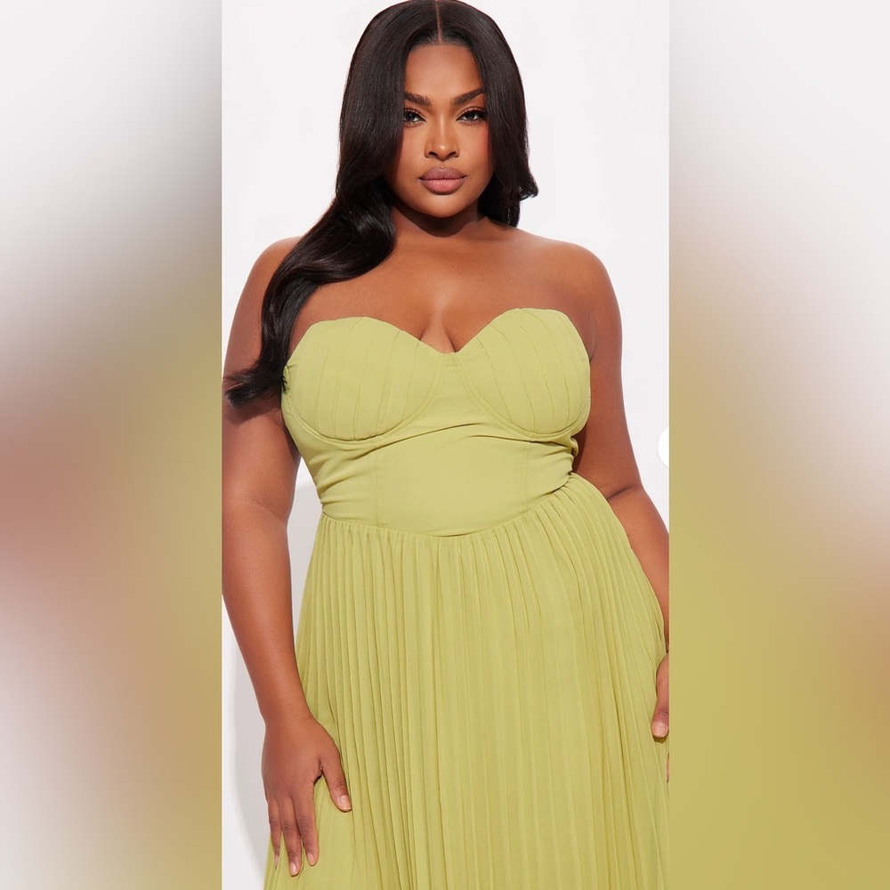 *SOLD* Fashion Nova Elegant Strapless Green Dress - Picture 5 of 6